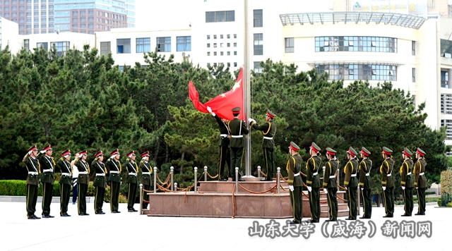 神圣使命 戚务政摄_副本.jpg